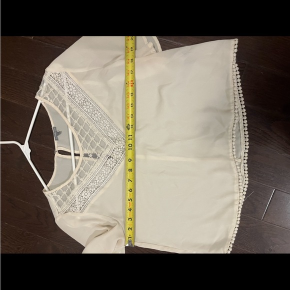 Women’s Cream Med Charlotte Russe Top Perfect to add under a blazer - Picture 6 of 7
